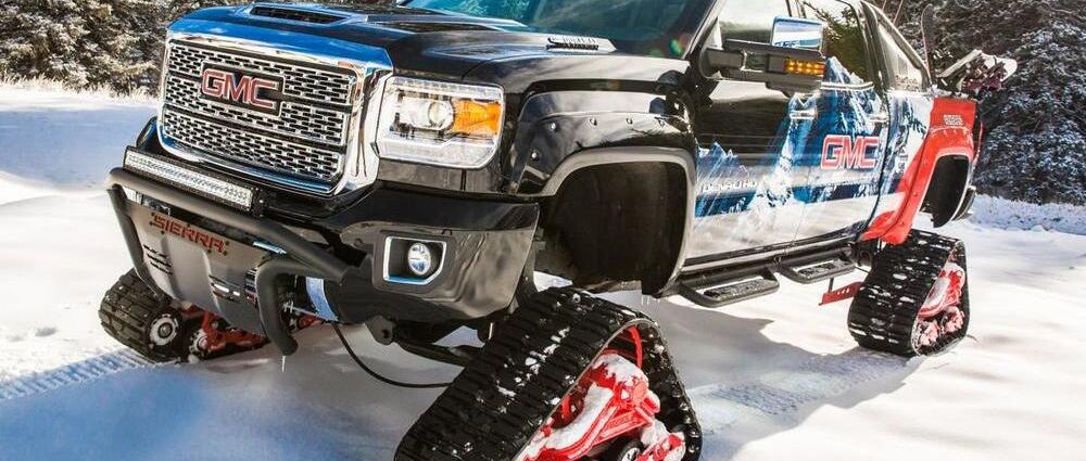 Pickup Mit Besonders Grossen Ketten Reifen